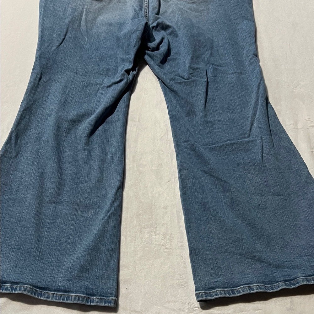 Torrid Perfect Super Flare vintage stretch jeans 20S tummy control - Picture 10 of 10